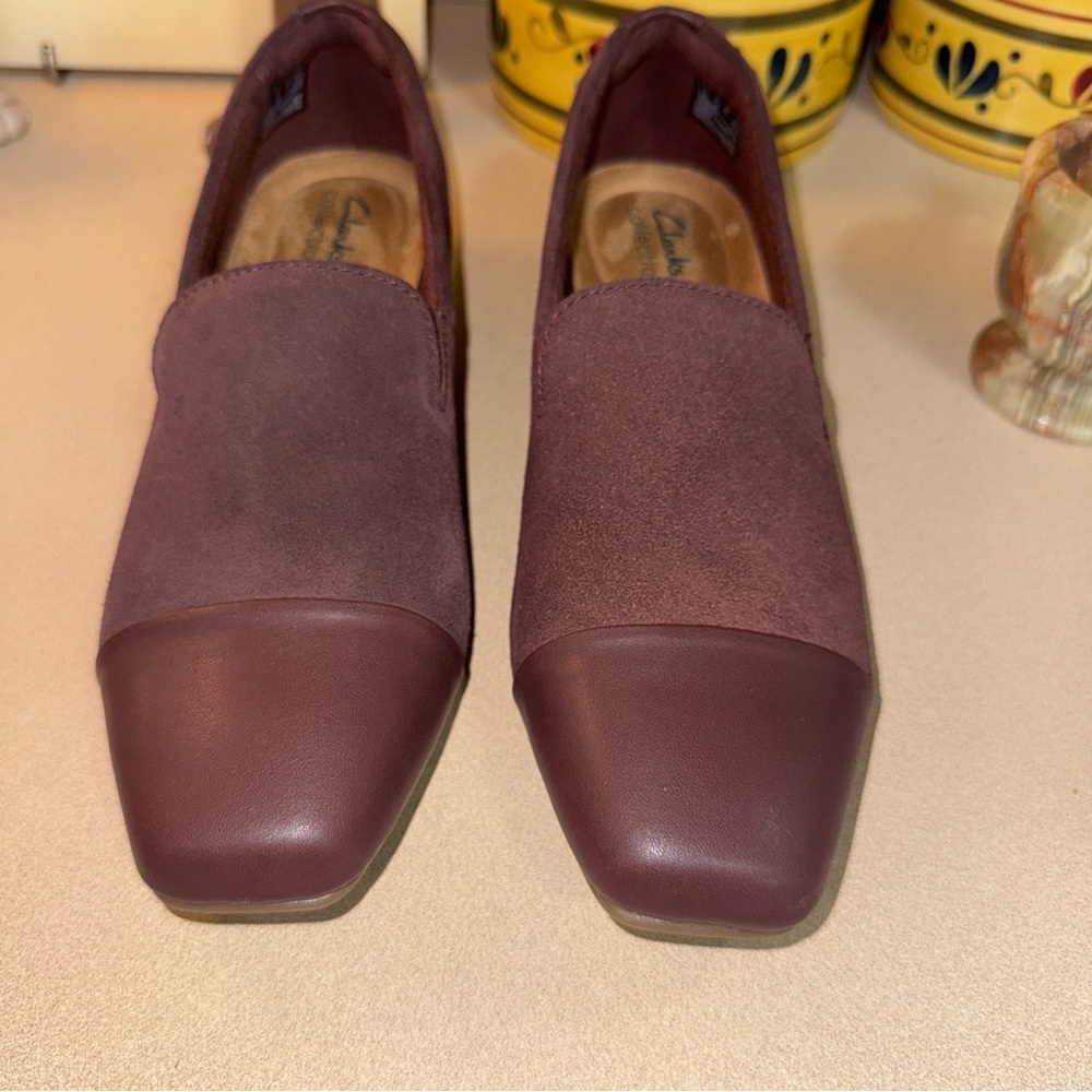 Clark’s burgundy brown suede leather dress Loafers 8.5